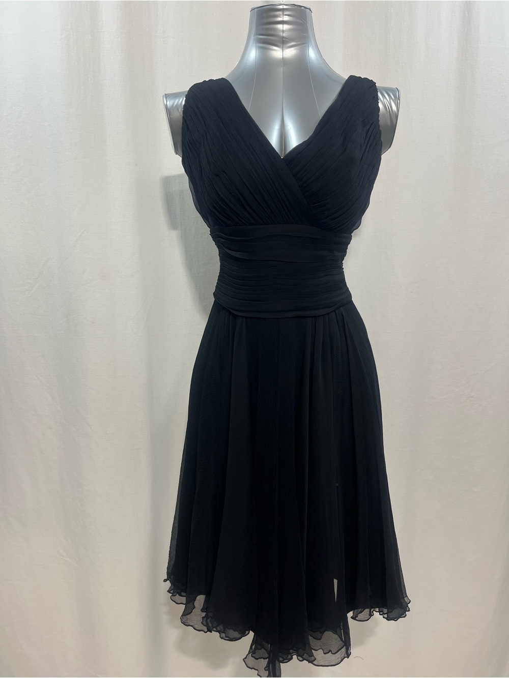 Tadashi Black Silk Pleated V-Neck Cocktail Knee-Length Dress formal flowy 1703